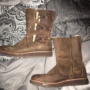 UGGS